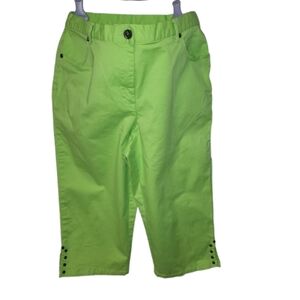 LARK LANE Green Capri with rivet trim Size 10